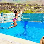 Alisios Hot Tub, Piscina Y Naturaleza * Buzanada