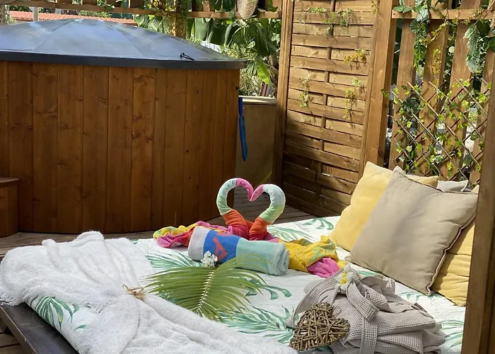Alisios Hot Tub, Piscina Y Naturaleza Buzanada