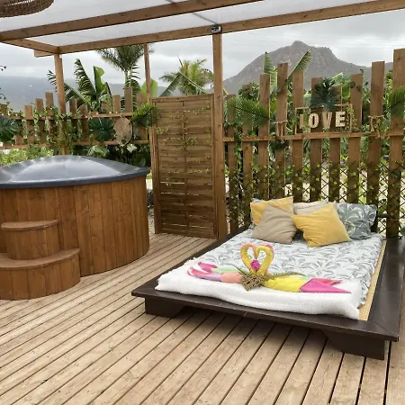 Alisios Hot Tub, Piscina Y Naturaleza * Buzanada