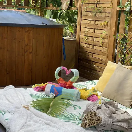 Alisios Hot Tub, Piscina Y Naturaleza Buzanada